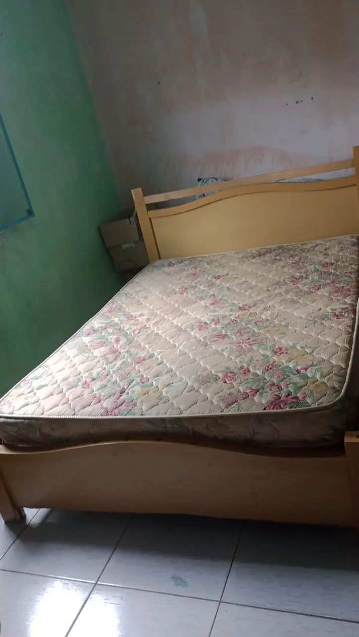Cama de madeira com colchão+bicicleta, .700R$ .Retirada B.Caimbé . - Foto 2