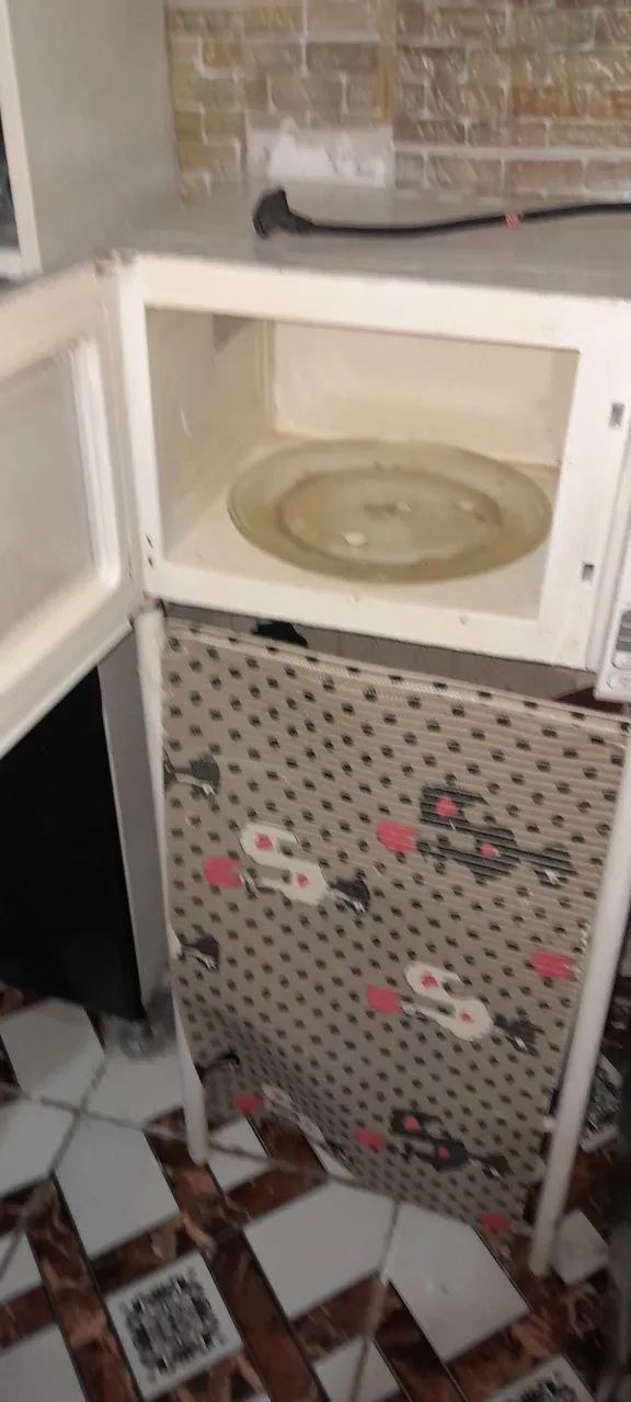 Micro ondas electrolux com defeito - Foto 4
