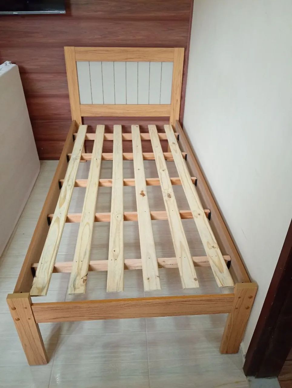 Cama de solteiro + colchão com capa impermeável  - Foto 3