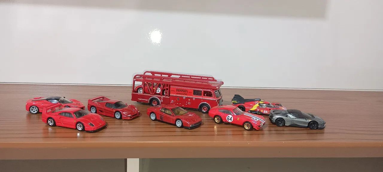 Vendo minha coleção de Ferrari 
