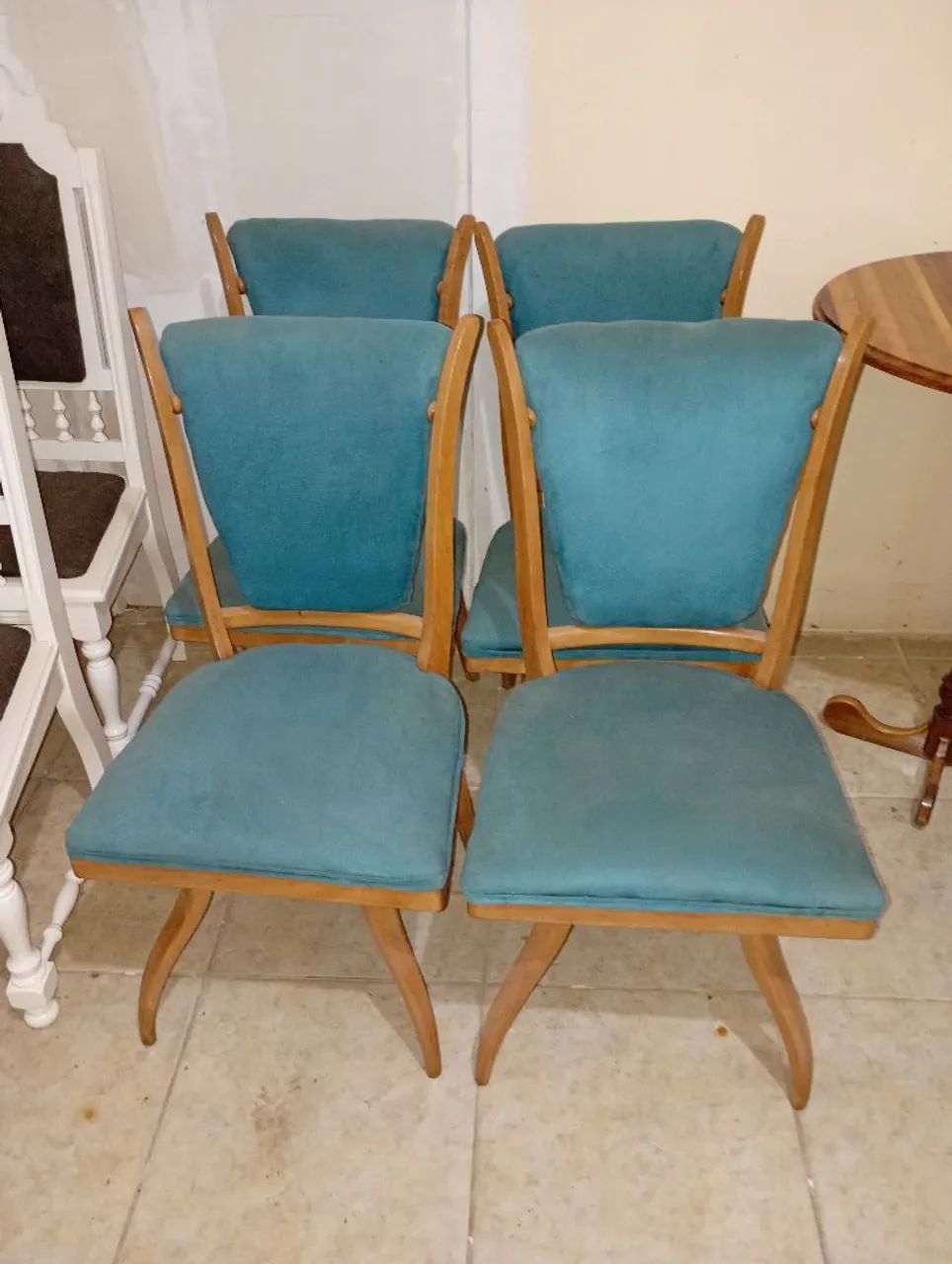 4 cadeiras anos 60. Perfeitas. Uns bibelôs  - Foto 2