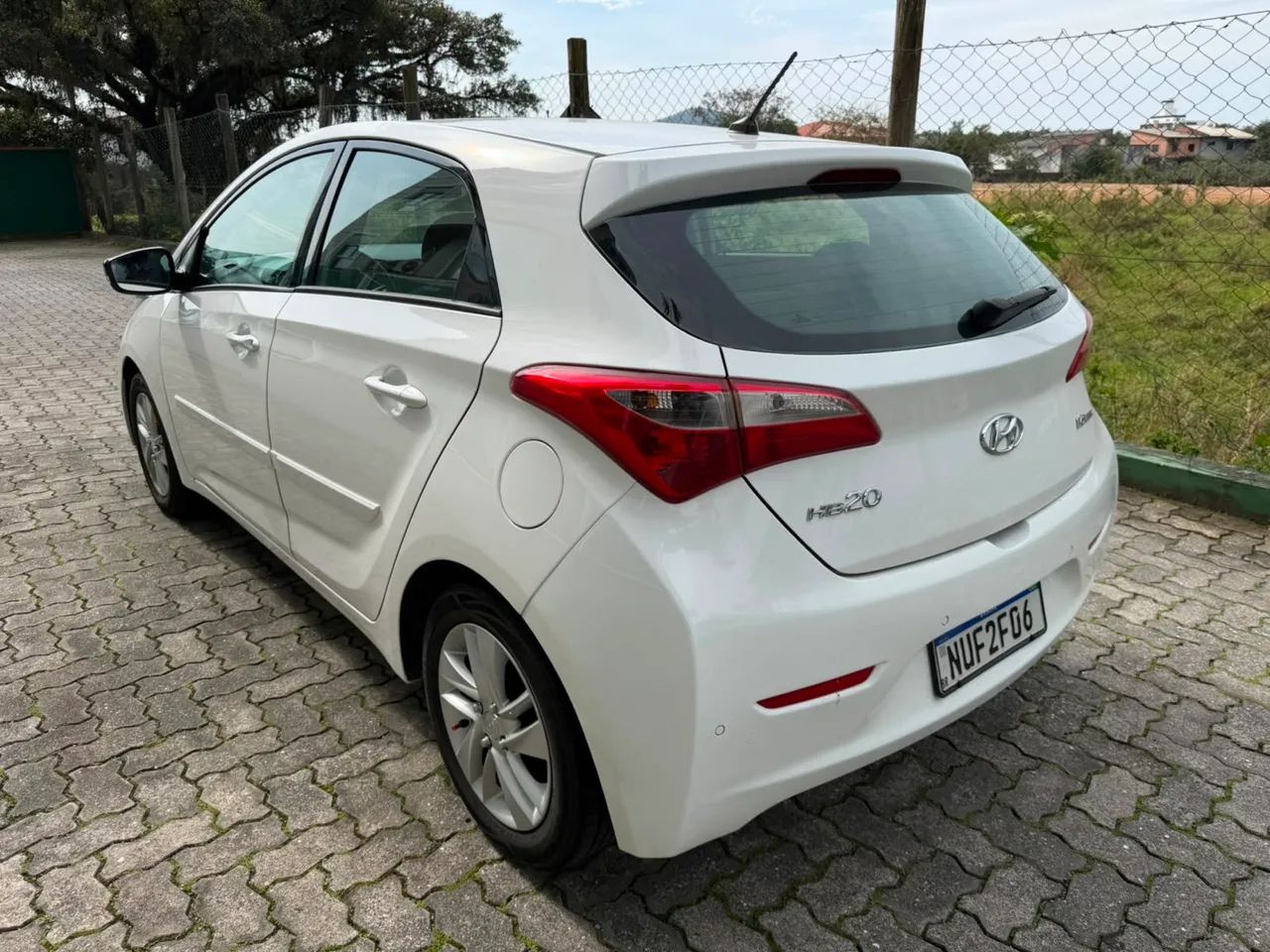 Hyundai HB20 Premium 1.6 Flex 16V Mec. 2014 - Foto 2