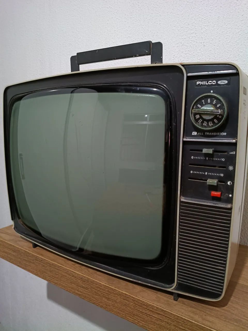 Antiga tv Philco Ford 20 polegadas 
