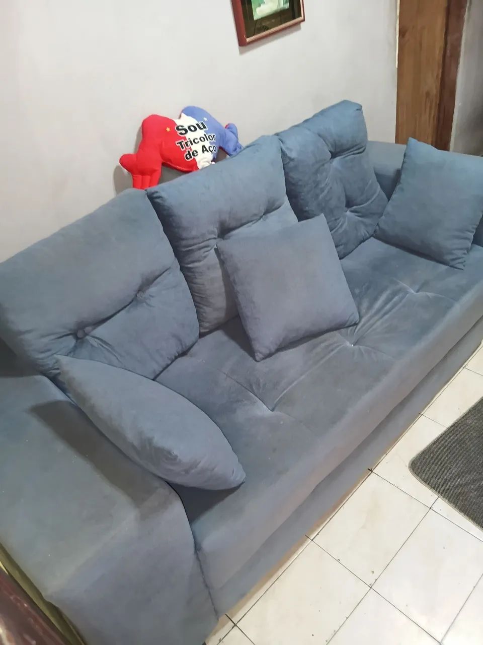 Verdo sofá 3 lugares e uma poltrona em ótimo estado. 463757525385881600