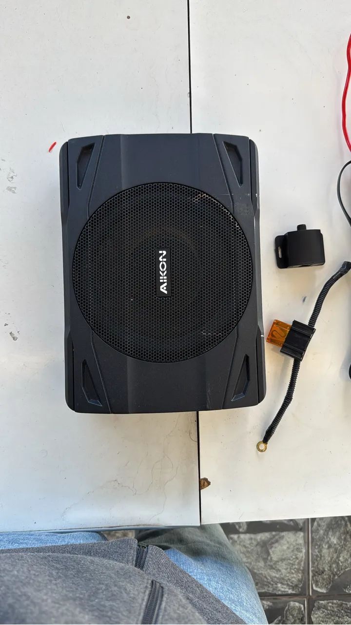 Caixa amplificada slim Aikon 80w 