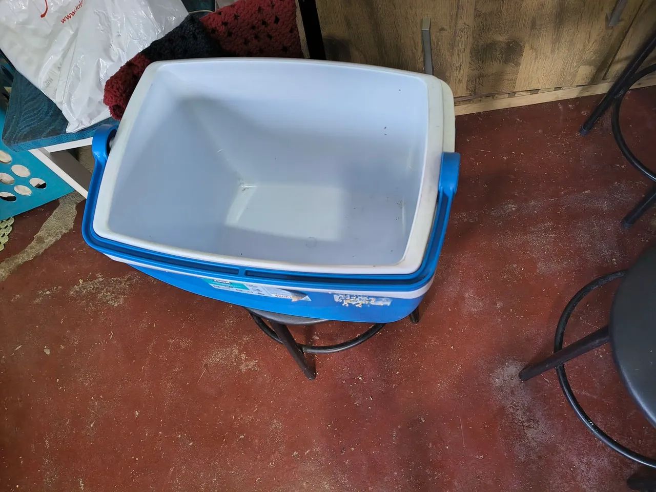 Frigobar,mesa dobrável,cooller 28 l - Foto 3