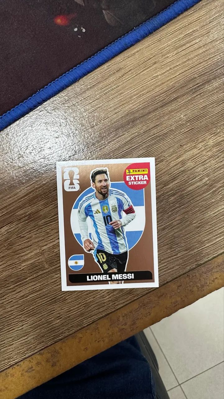 Figurinha legend bronze Messi