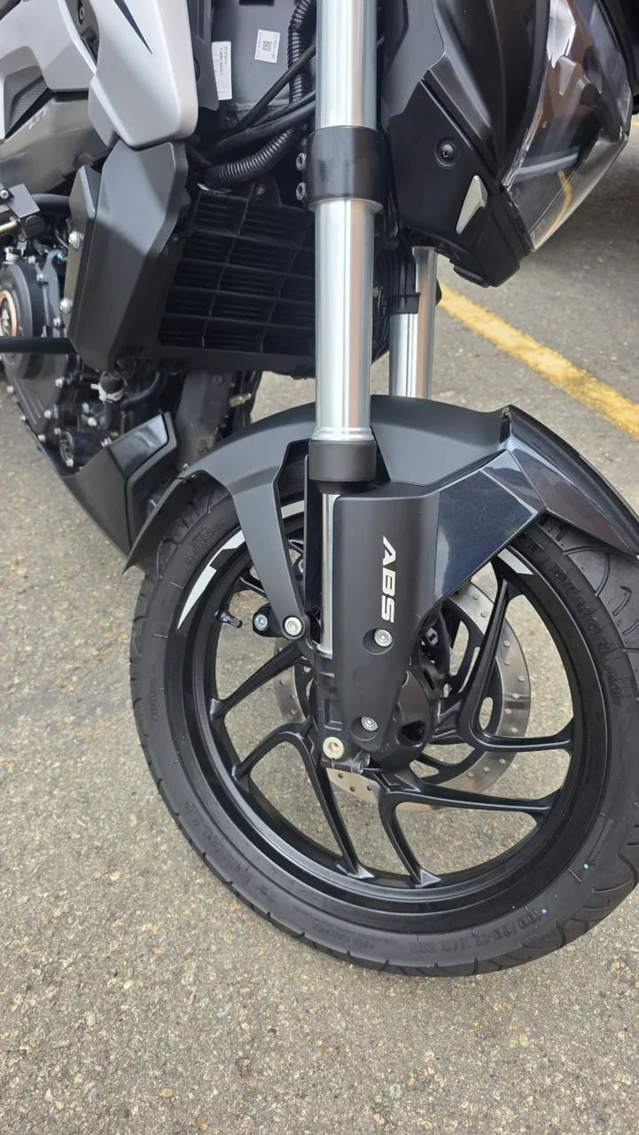 Bajaj Dominar 250 - Foto 2