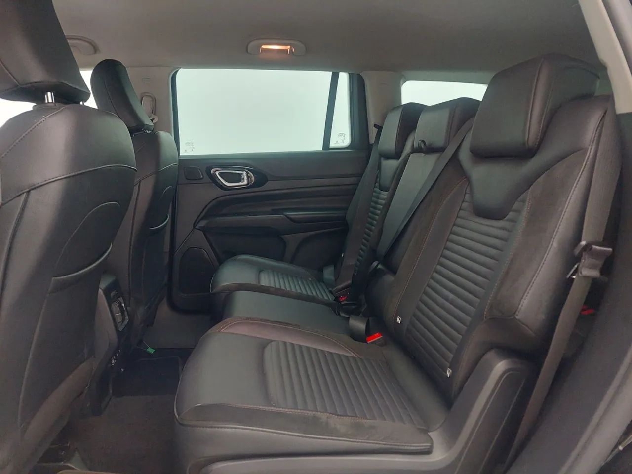 Jeep Commander Limited T270 1.3 TB Flex Aut., foto 17 de 18