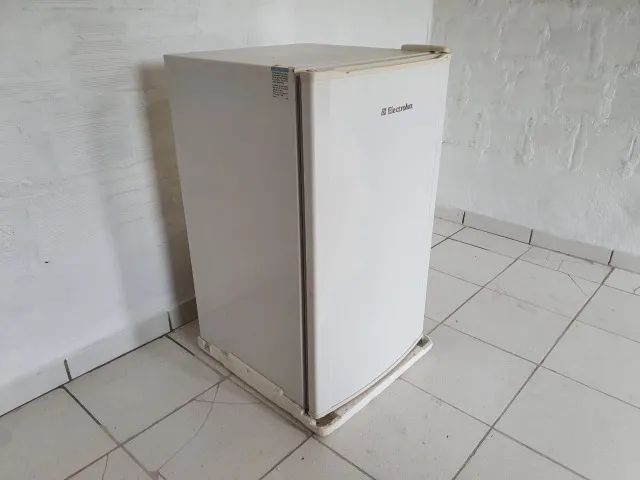 Frigobar Electrolux 120 Litros - Foto 4