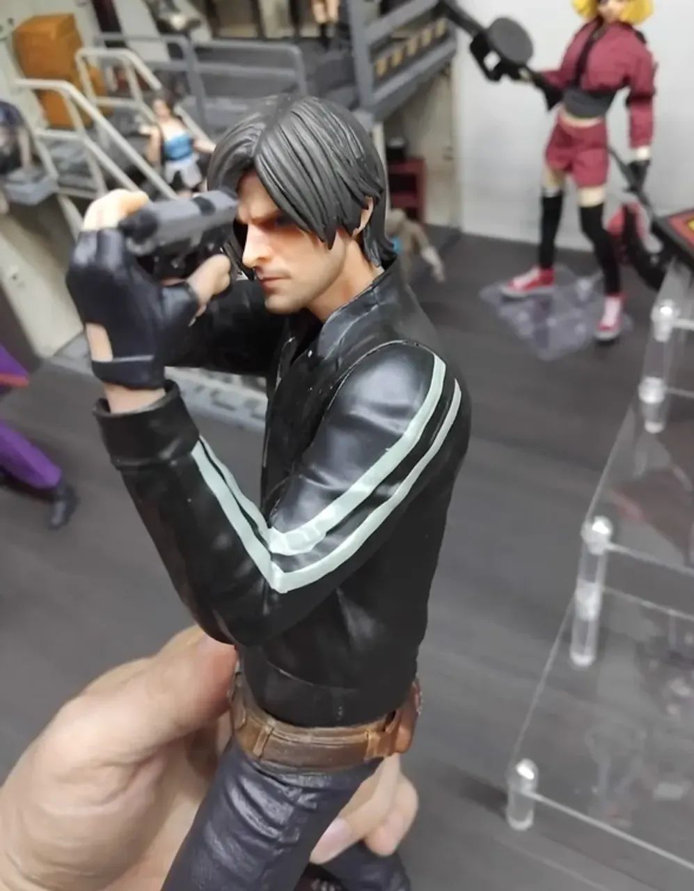 Leon Scott Kennedy Resident Evil 4 Vendetta Vingança Capcom - Foto 3
