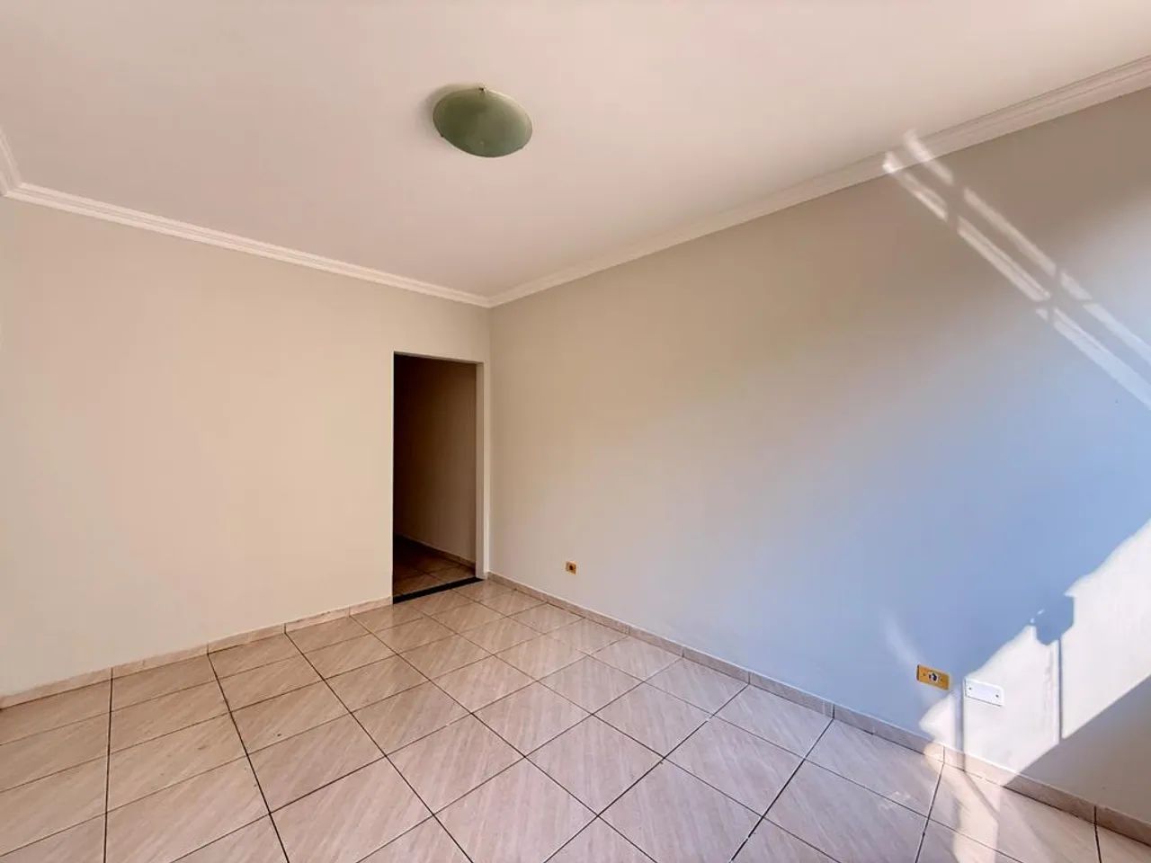 Casa para alugar em Maringá, Jardim Alvorada, com 3 quartos, com 100 m² - Foto 5