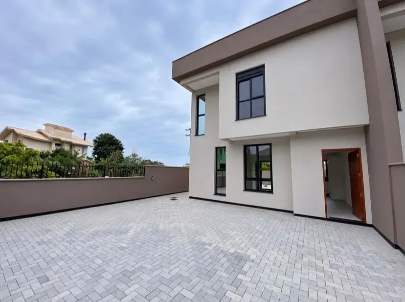 Casa 3 Dormitórios e 1 Suíte no Campeche
