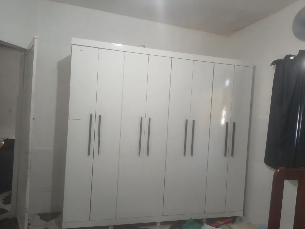 Guarda roupa 8 portas e 4 gavetas 