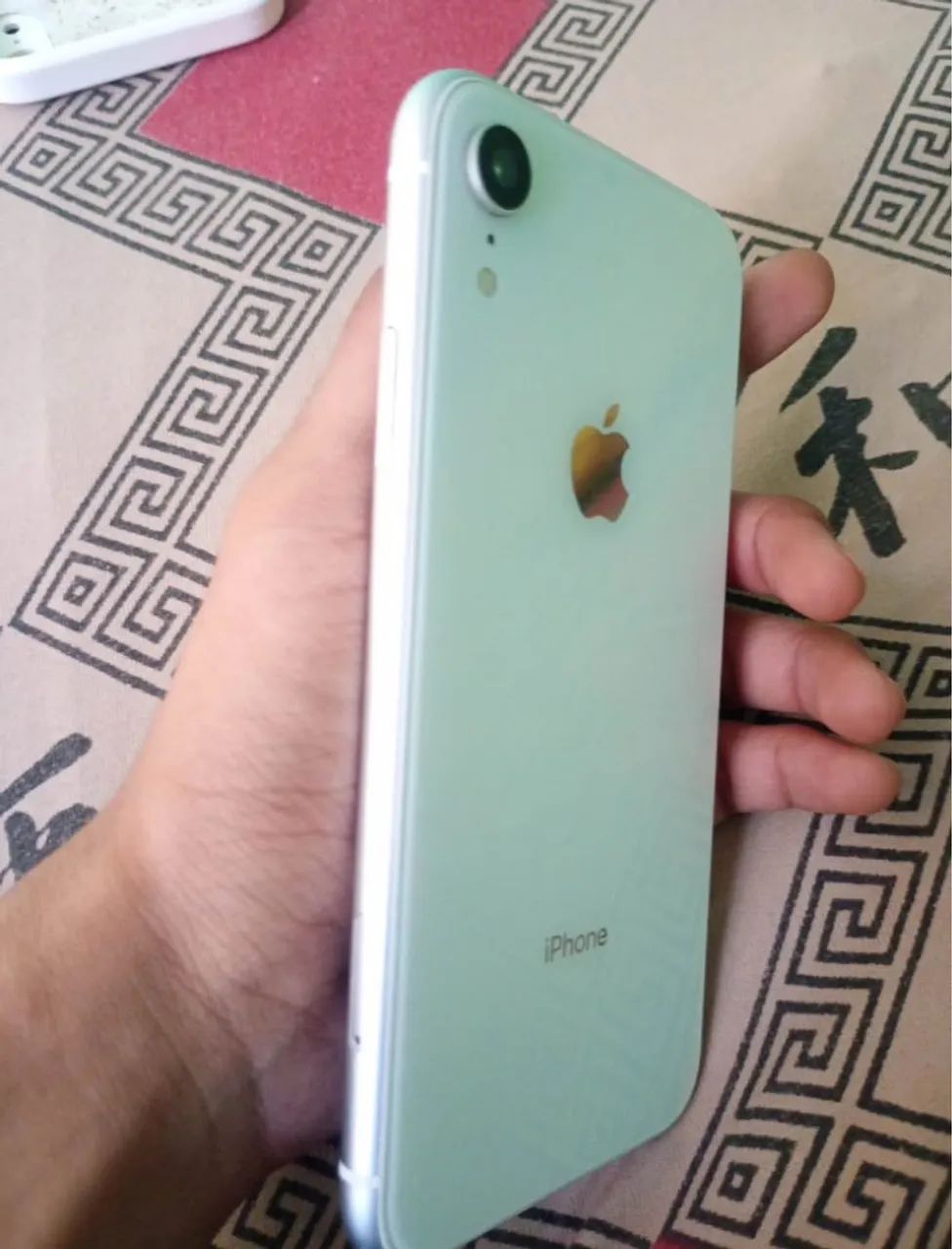 iPhone XR branco pegando tudo  - Foto 2