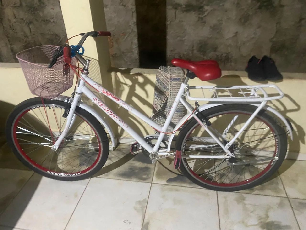 Vende-se uma bicicleta semi nova *17