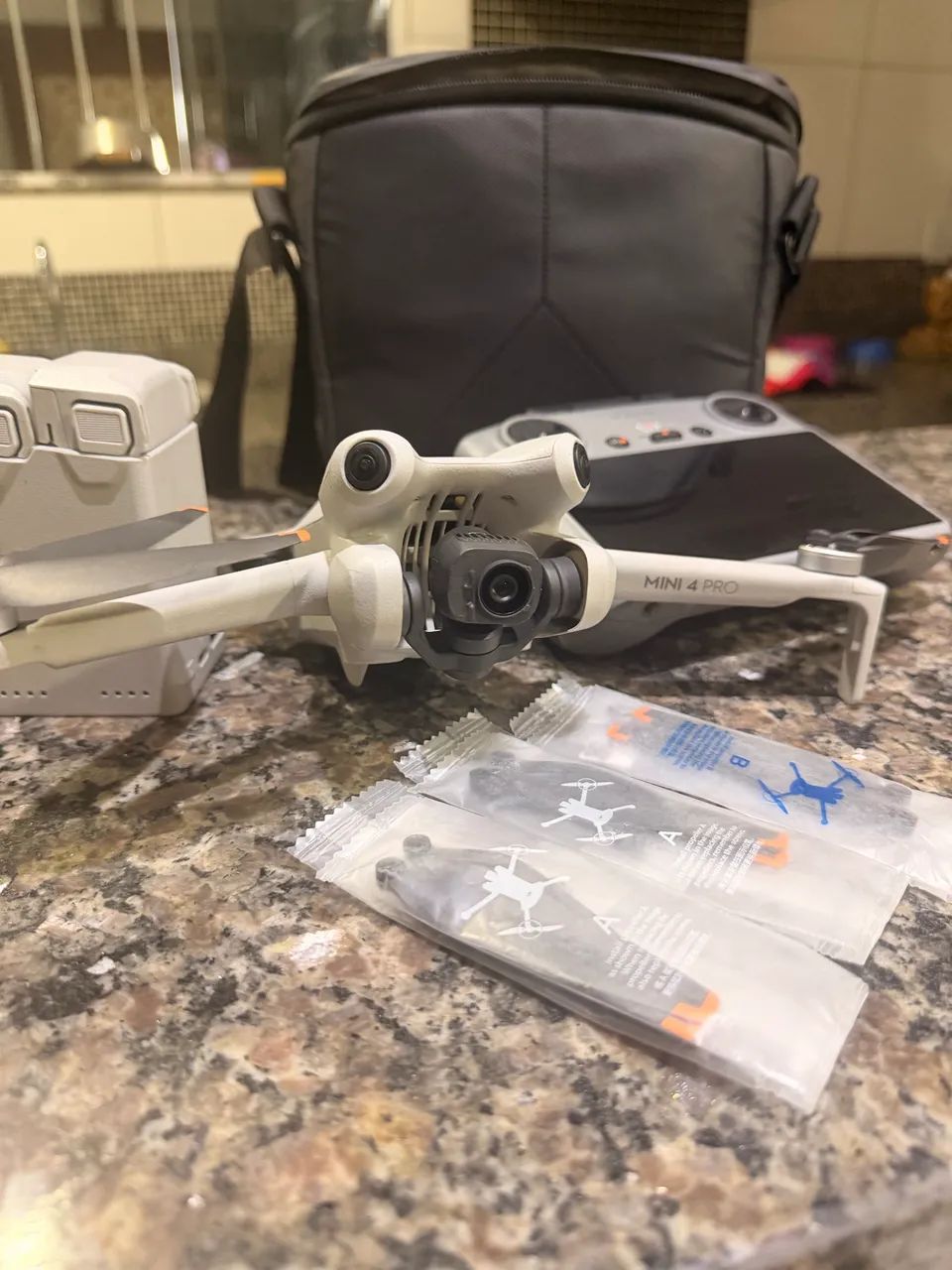 DJI Mini 4 Pro Fly More  - Foto 2