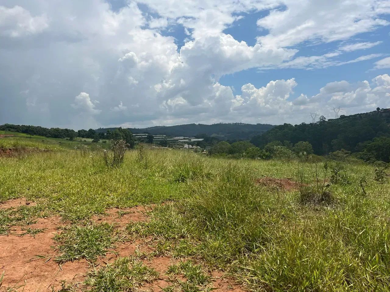 LOTE COM ÁGUA/RUAS ABERTAS/CONDOMINIO E LOTES PLANOS - Foto 3