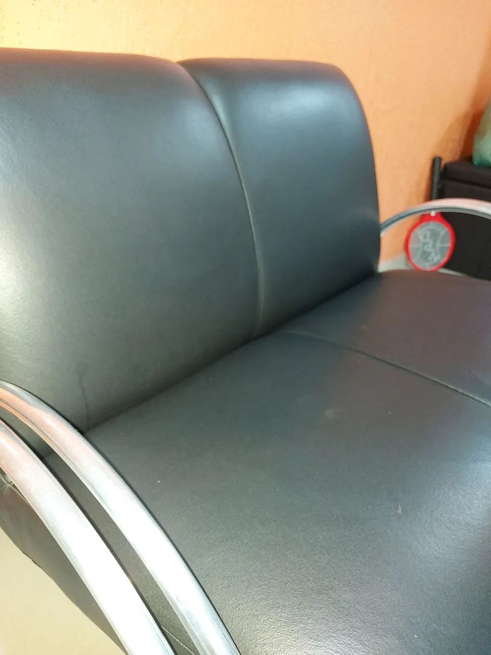 Poltrona preta para consultorio/escritório 423932500546703362