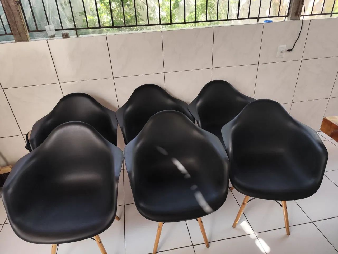 Vendo  cadeiras seminovas.