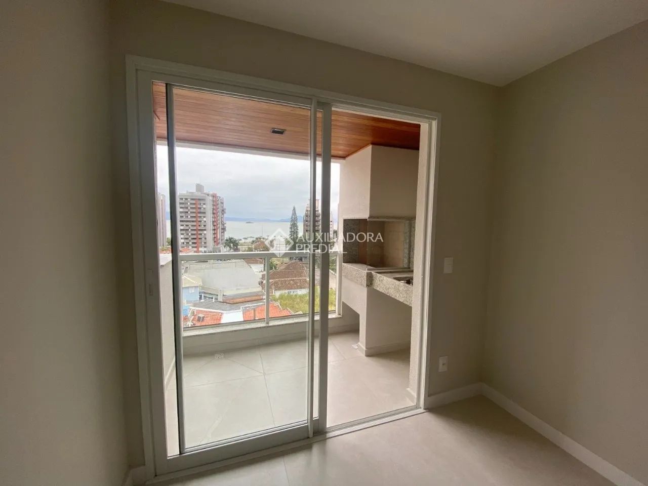Apartamento com 2 quartos e vista para o mar, na Agronômica em Florianópolis. - Foto 4