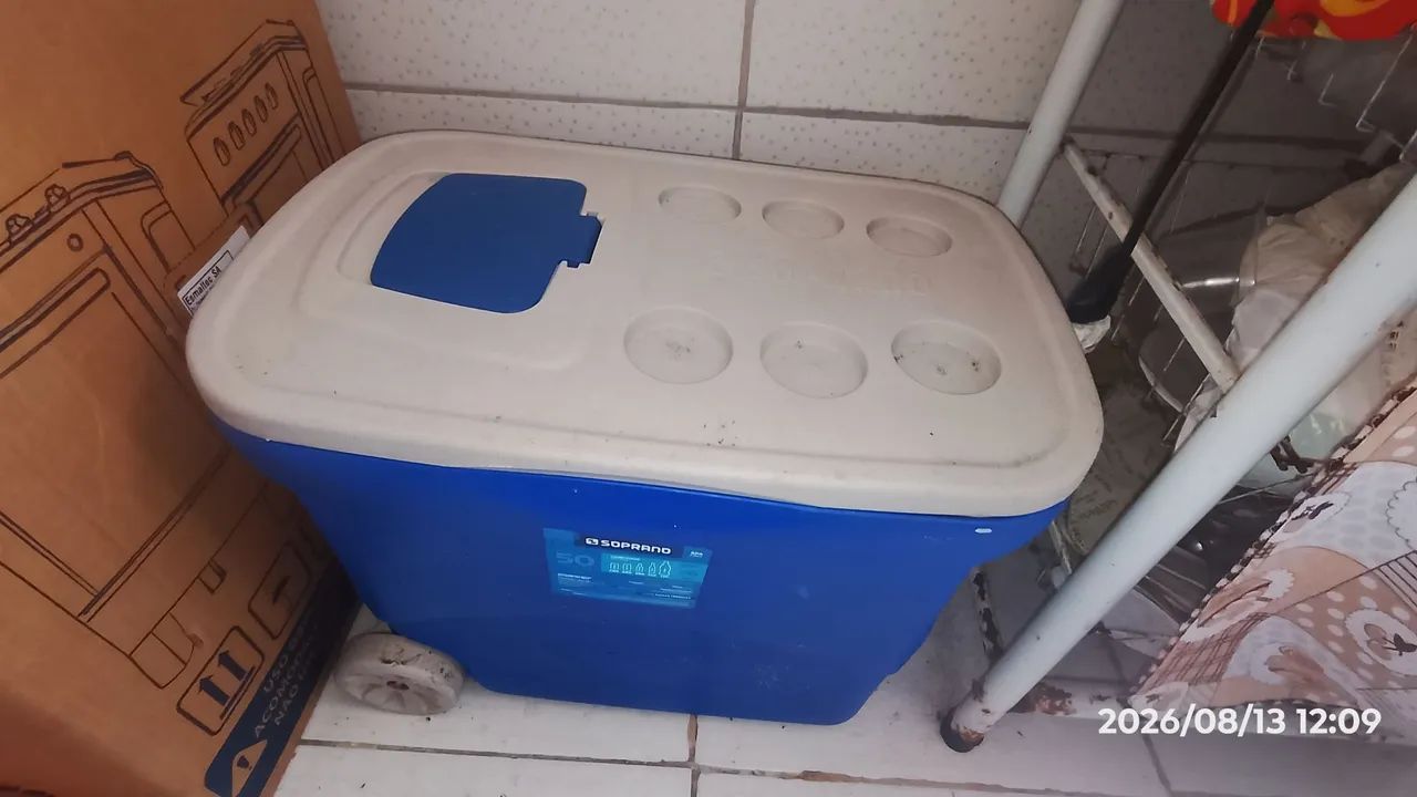 Vendo kit guarda sol enorme 2.20 mais coooler 50 litros 