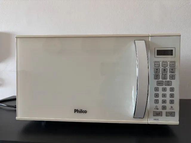 Microondas Philco PMO21B 21L - R$ 100