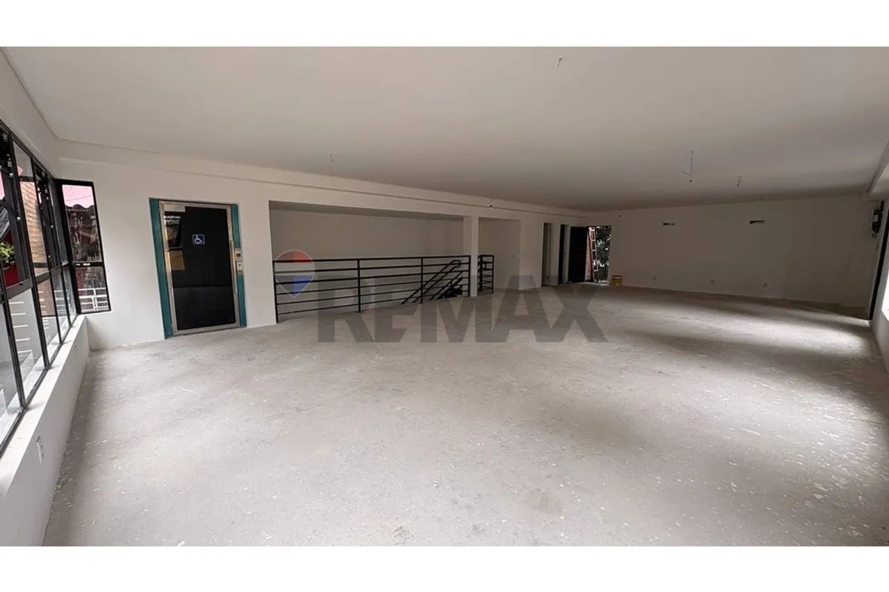 Alugue Espaço Comercial no Coração do Espinheiro com 300m²! - Foto 2