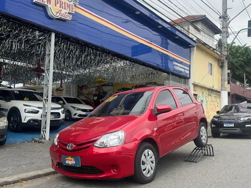 Toyota Etios 1.3 Flex 16V 5p Mec., foto 2 de 11