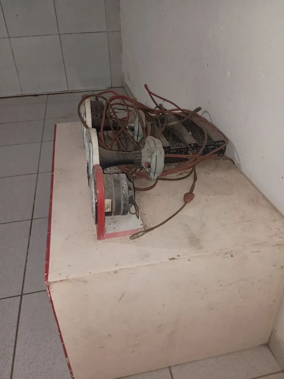 Caixa de som de carro 