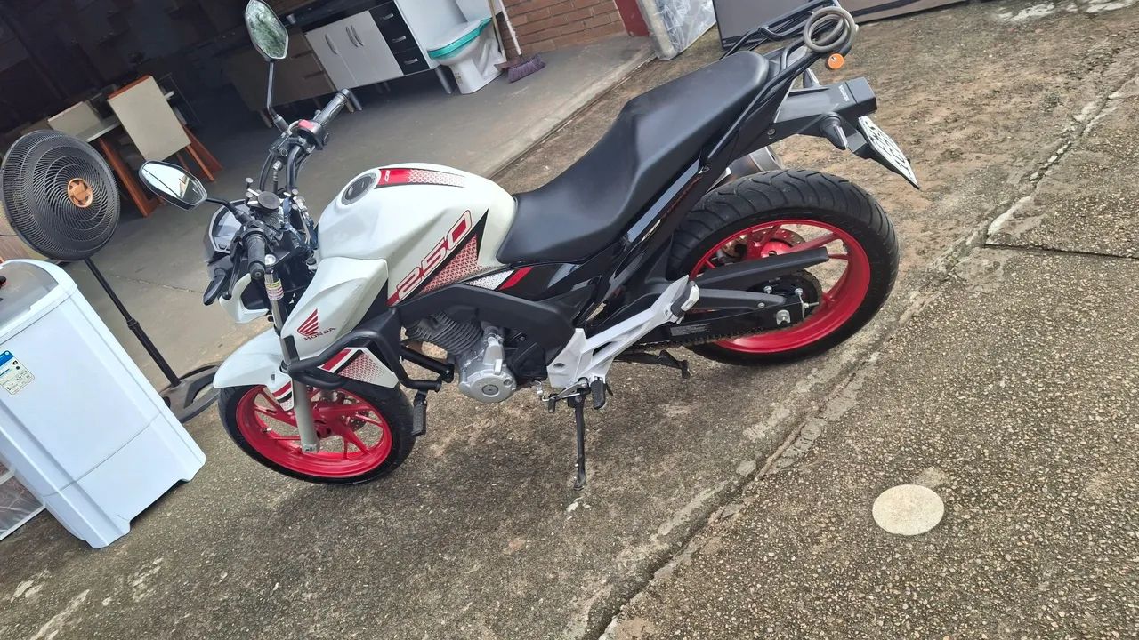 Cb Twitter 250 - Foto 4