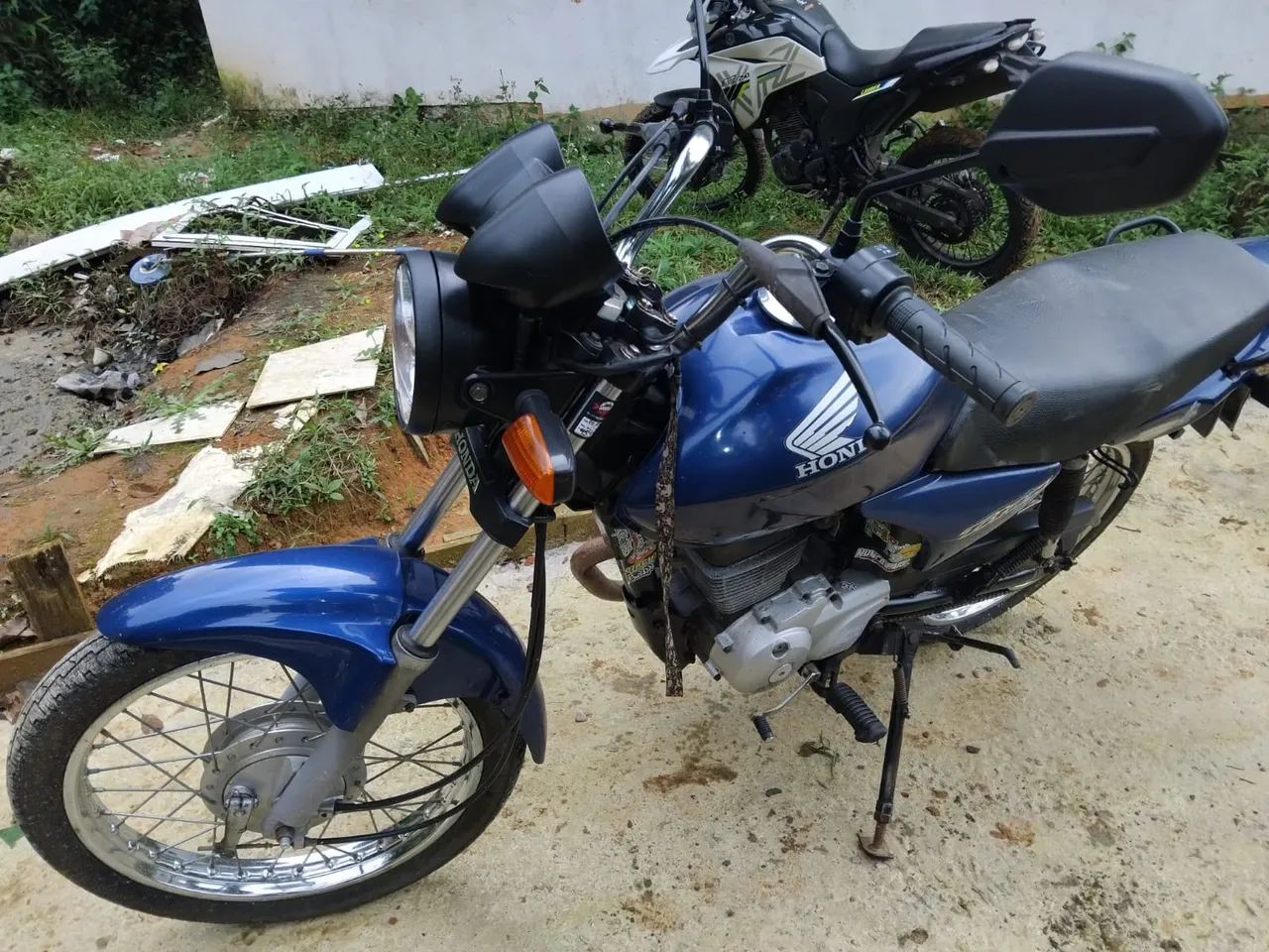 Vendo Titan 2006 - Foto 3