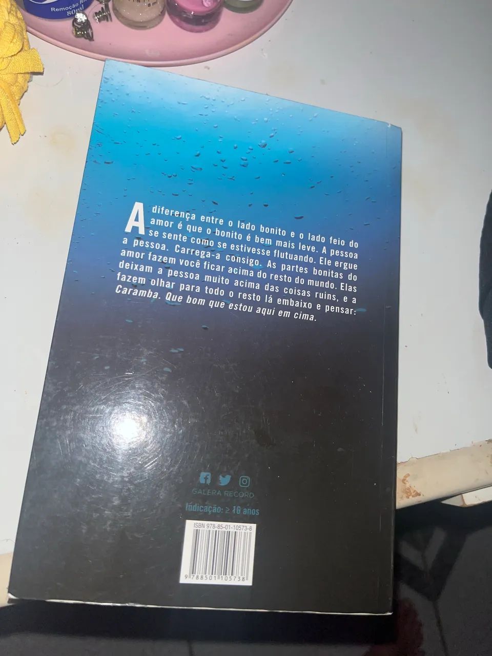 Livro semi novo  - Foto 2