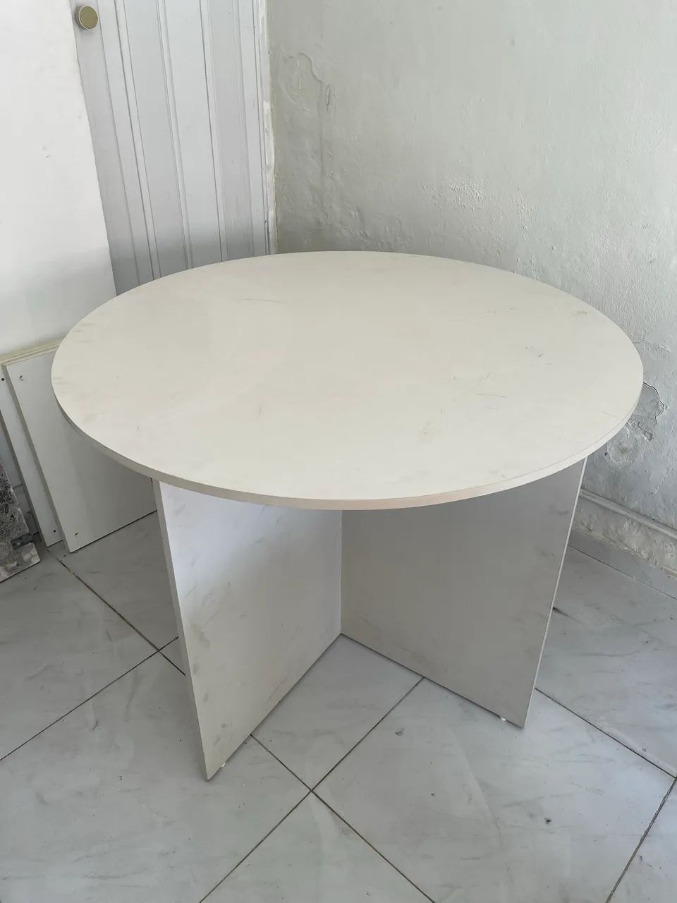 Mesa redonda grande para 4 cadeiras MDF 