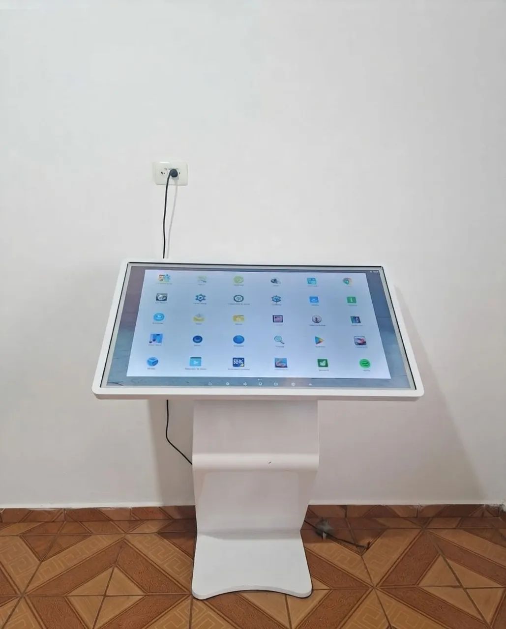 Totem / Painel Digital Interativo 43" Touch Screen - Foto 2