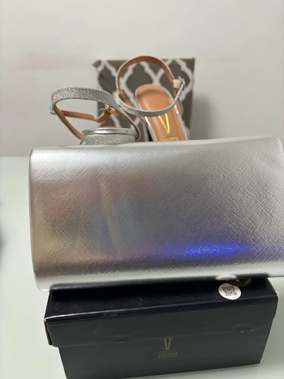 Sandália e Clutch Prateadas - Foto 5