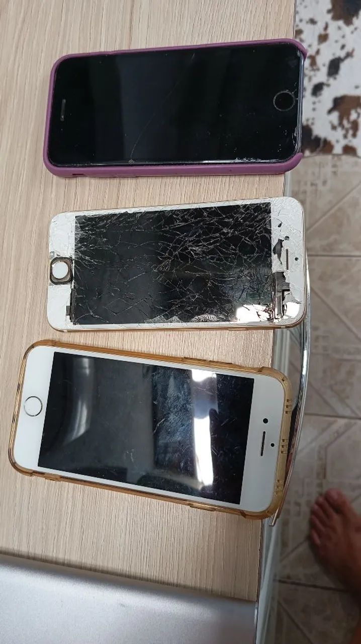 Vendo 03iphones para retirada de peças 