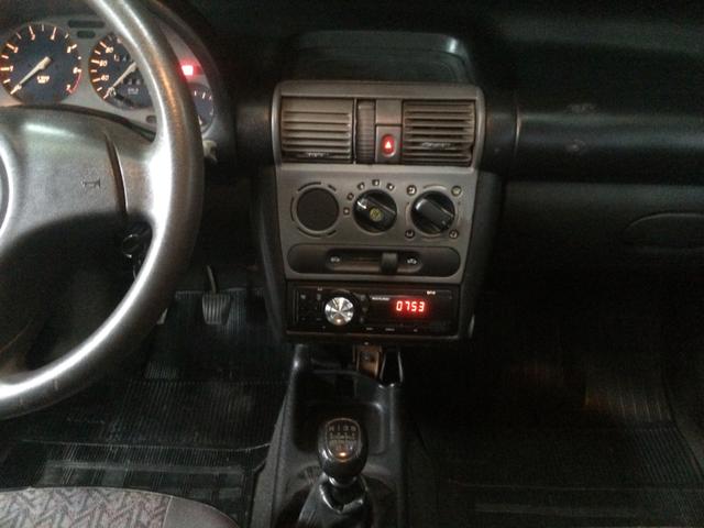 CORSA Classic 1.6 2003 c/ direção hidráulica - Foto 14