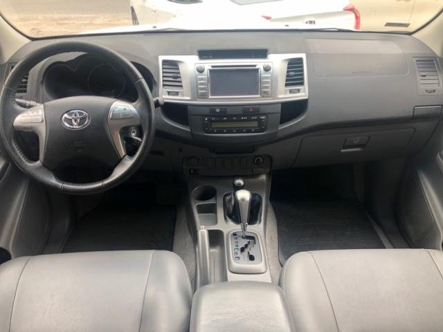 TOYOTA HILUX 3.0 SRV TOP 4X4 CD 16V 2014 - Foto 6