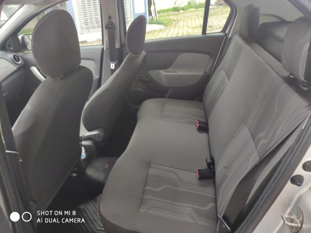 Logan 1.6 8v 2015 completo com GNV - Foto 12