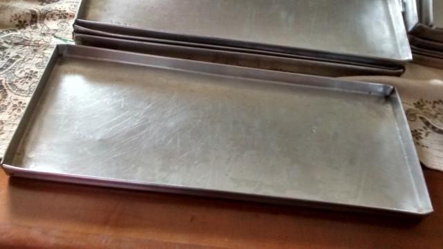 Bandeja de inox para balcão expositor em perfeito estado 11 peças - Foto 4