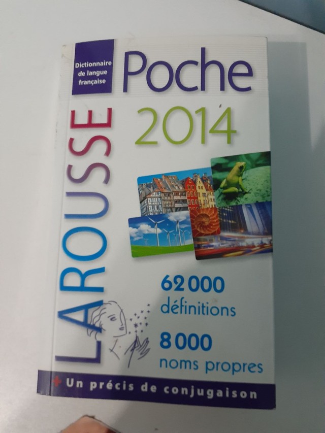 Poche Larousse 2014