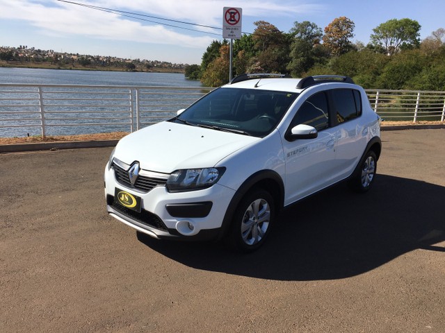SANDERO STEPWAY 1.6 COMPLETO