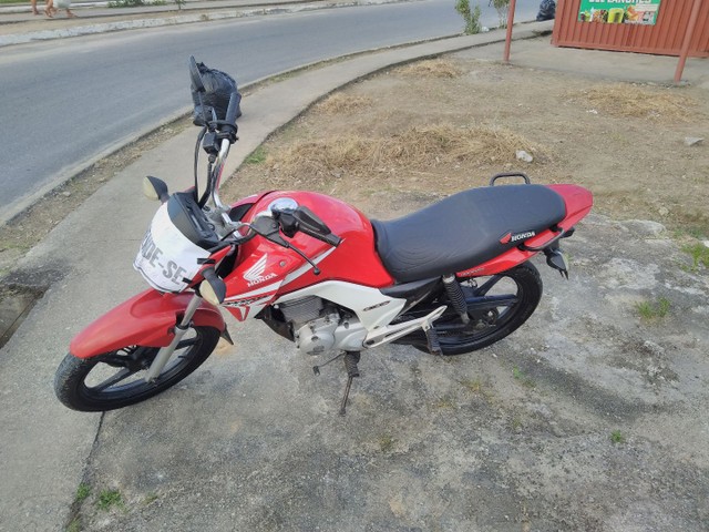 VENDO MOTO BEM CONSERVADA HONDA CG 150 ANO 2015 NADA PARA FAZER