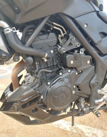 MOTO YAMAHA MT-03