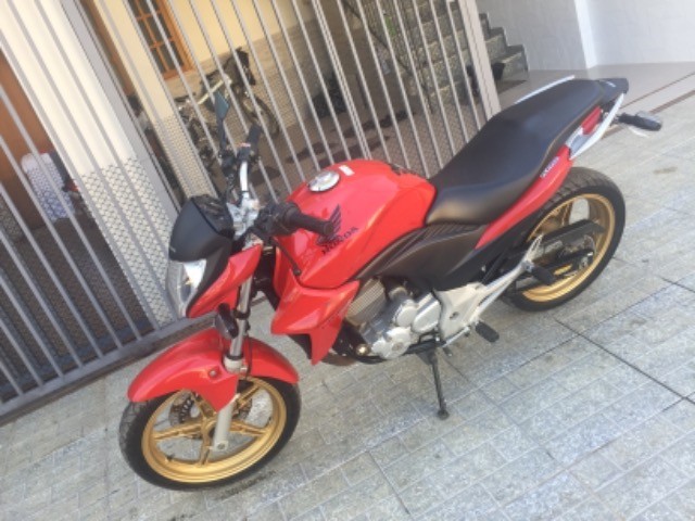 CB 300 R 2015 DIFERENCIADA