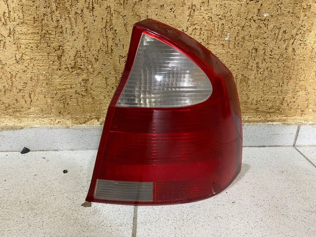 Lanterna direita Corsa Sedan 2003/2004/2005/2006/2007/2008/2009/2010