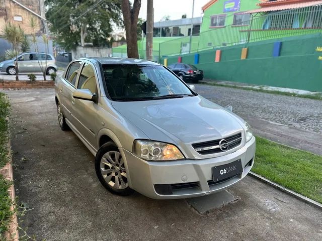 CHEVROLET - ASTRA - 2005/2006 - Vermelha - R$ 75.000,00