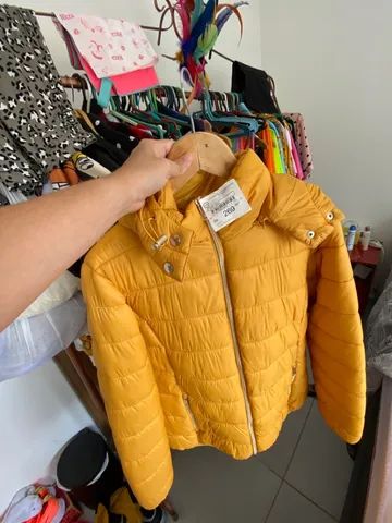 Casaco de frio com capuz