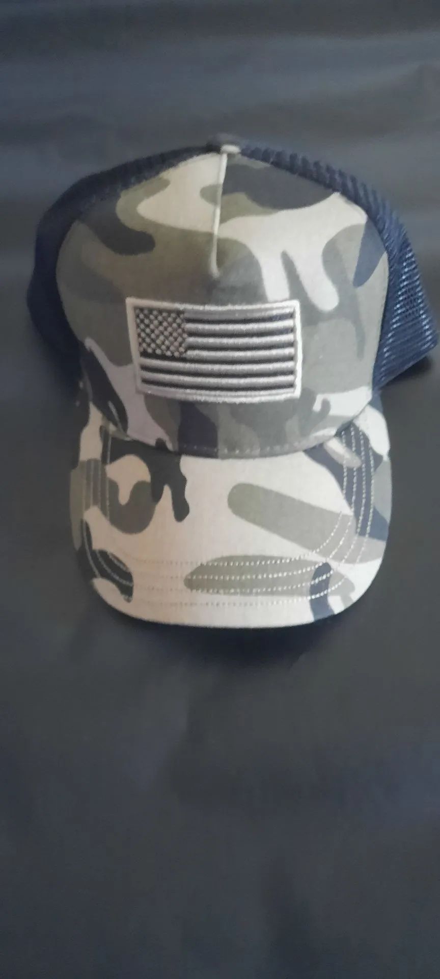 Boné Camuflado com Bandeira Americana
